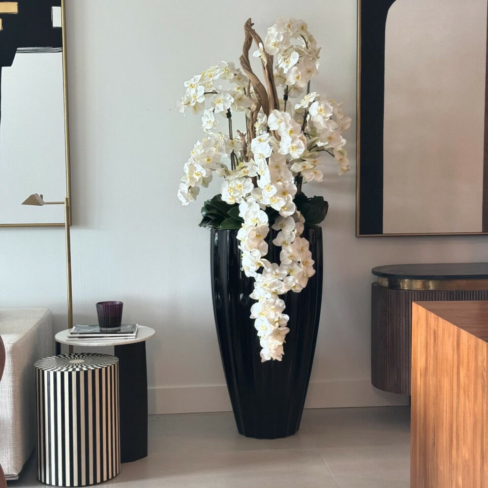 Glossagin artificial plant in vase