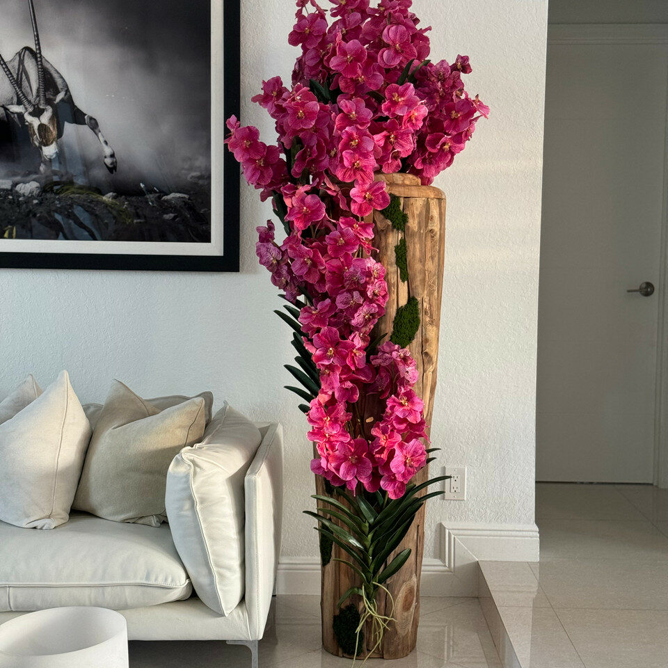 Largeogon artificial plant in vase