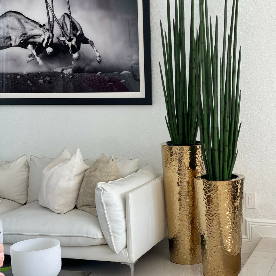 Conicemit artificial plant in vase