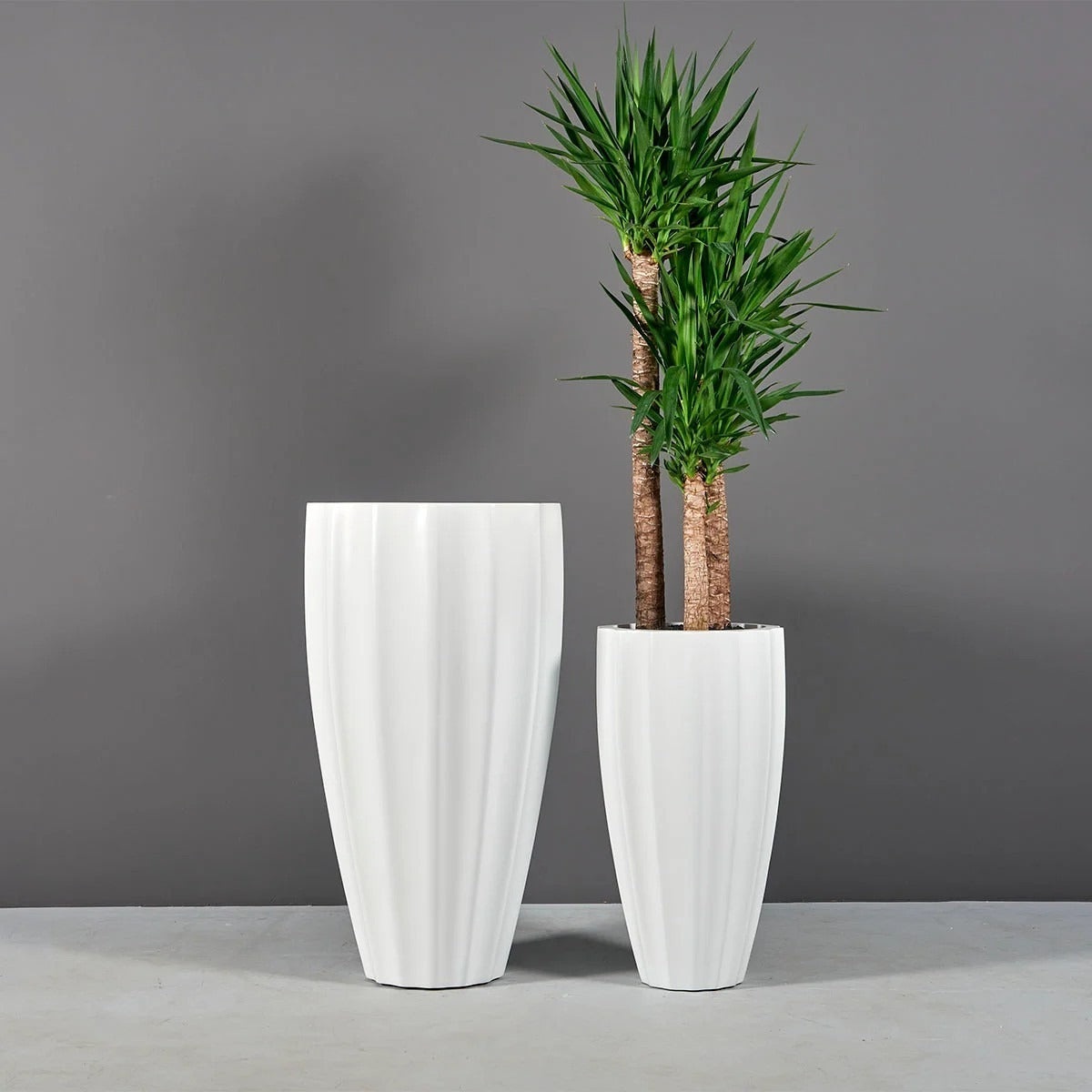 Engraesin artificial plant in vase