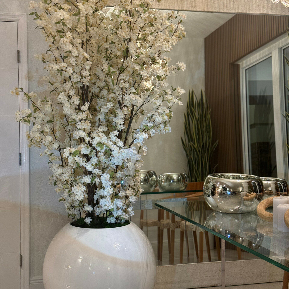 Glossemat artificial plant in vase