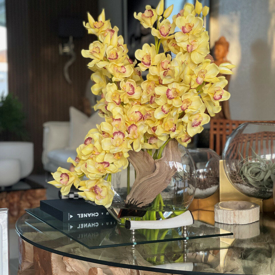 Yelloolin artificial plant in vase
