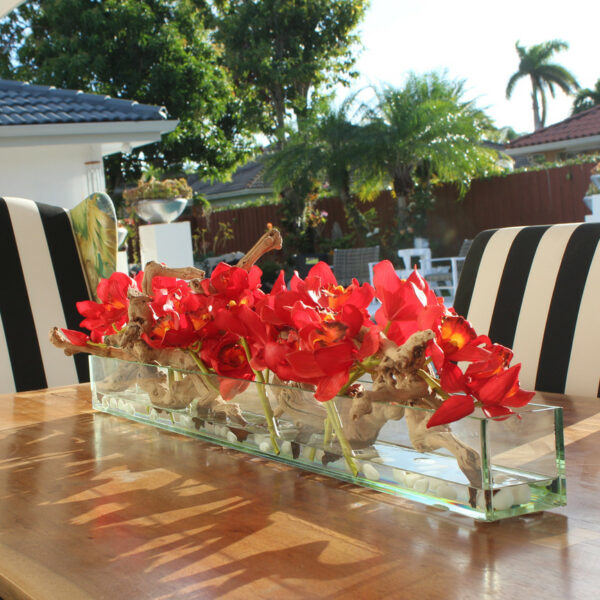 Moderimur artificial plant in planter