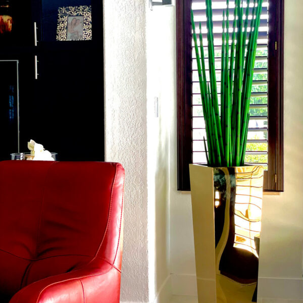 Goldeanit artificial plant in vase