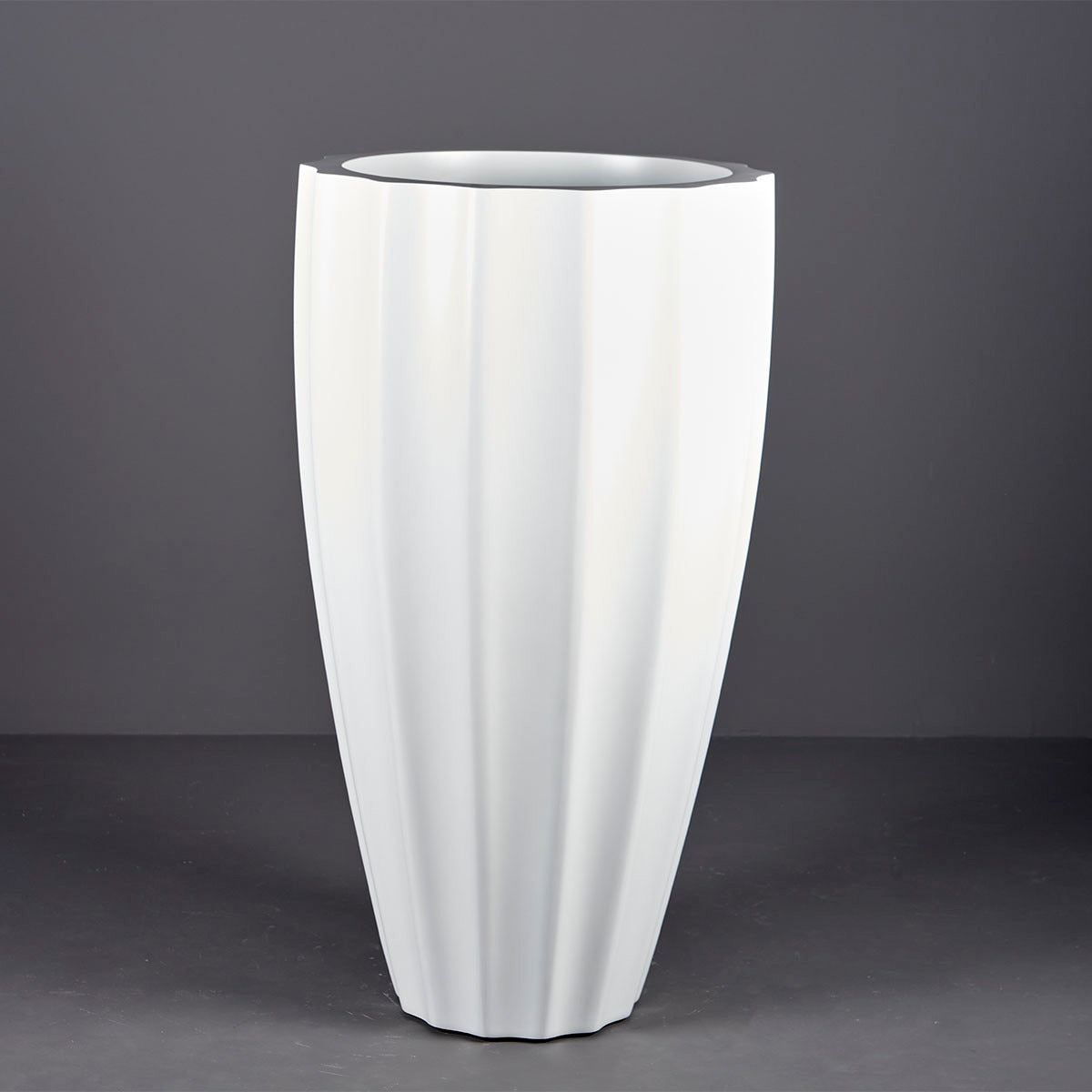 Engraesin artificial plant in vase