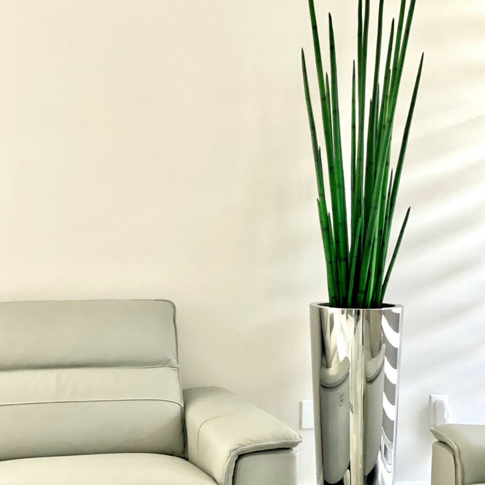 Largeelas artificial plant in vase
