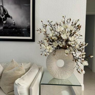 Largeotor artificial plant in vase