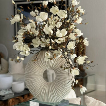 Largeotor artificial plant in vase